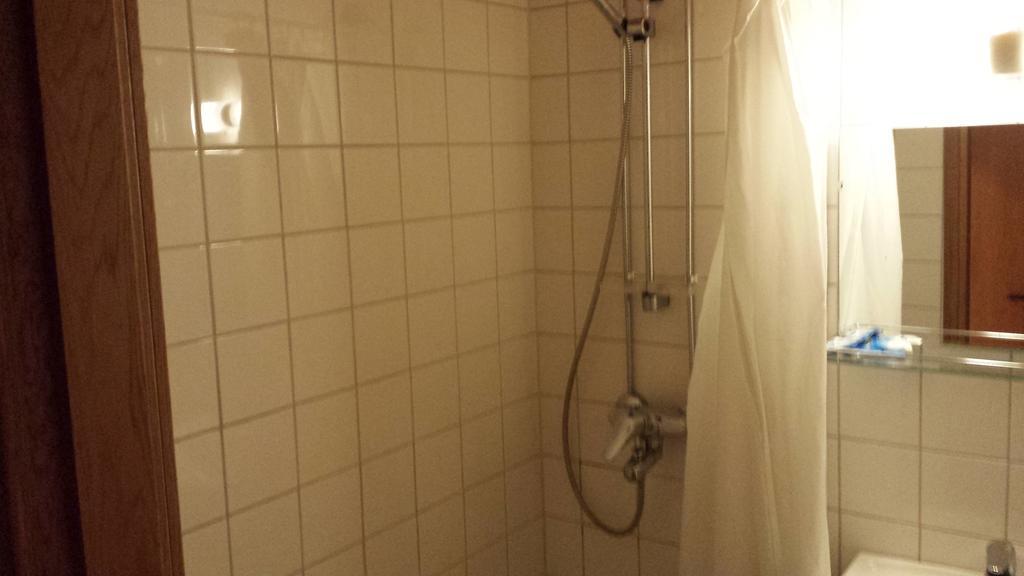 Hotel Cosmopoli Kerava Bilik gambar